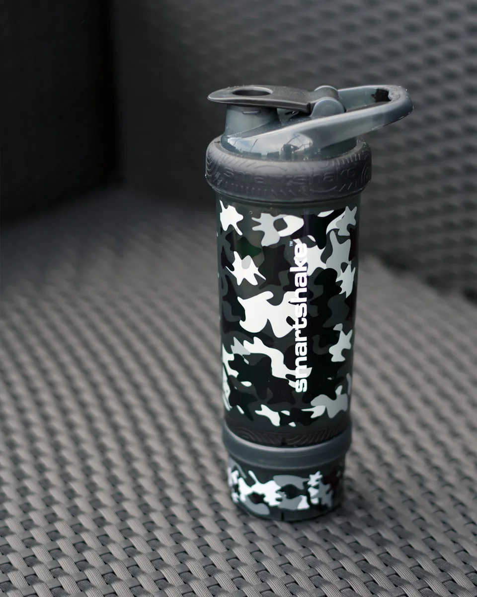 Шейкер спортивний SmartShake пластик 750 мл Чорний