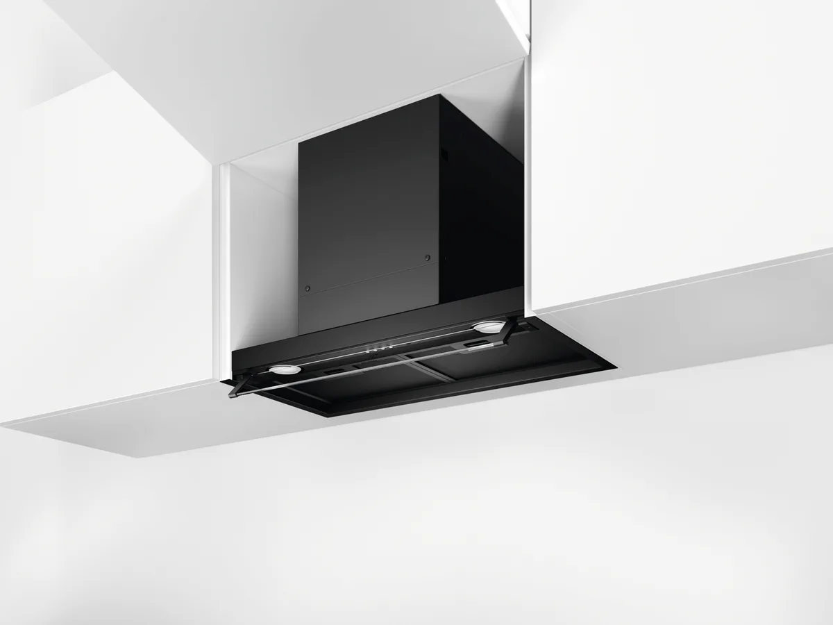 Витяжка Electrolux вбудована 60см 600м3/год чорна кухонна витяжка з LED підсвіткою рециркуляція