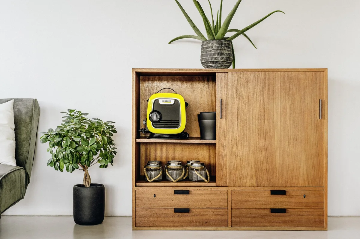 Високопродуктивна мийка під тиском Karcher K Mini 1400Вт, 110бар, 360л/год, шланг 5м, вага 3.9кг.