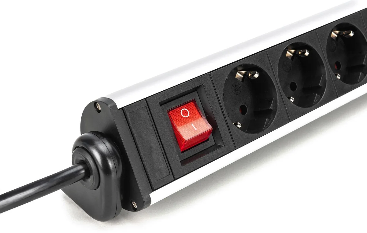 Блок розеток DIGITUS Office, 6xSchuko 16A, 3xUSB 2A, вимикач, 1.5м, вилка Schuko