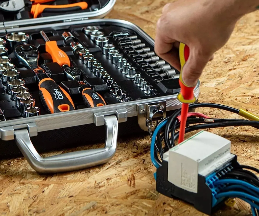 Набір інструментів Neo Tools, діелектричний, для електрика 1000В, CrV, кейс, 108шт