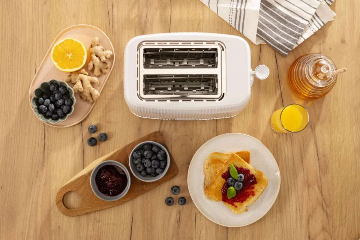 Тостер Gorenje, 850 Вт, пластиковий/металевий, білий.