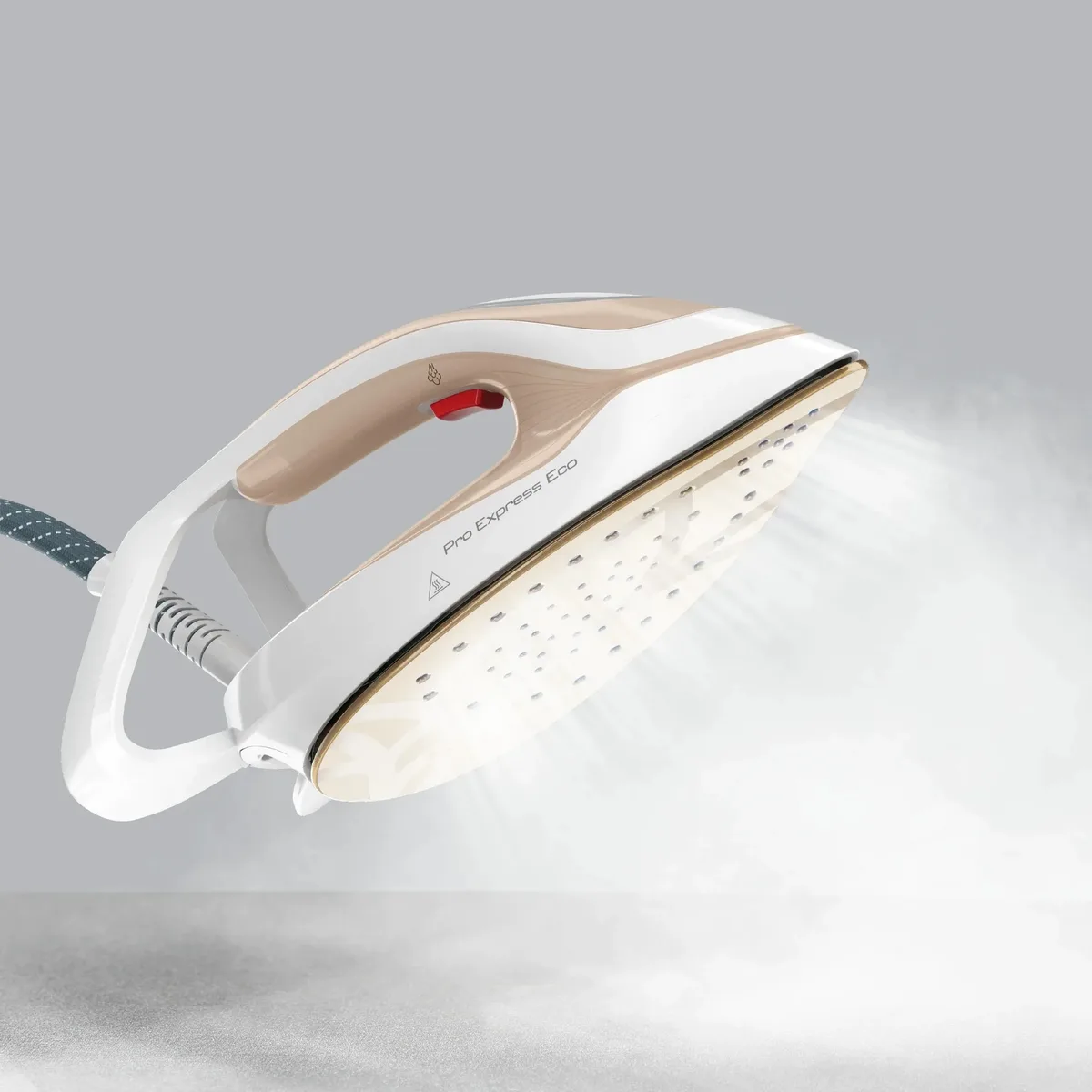 Парогенератор Tefal Pro Express Eco, 2200Вт, 1800мл, потужний паровий удар - 550гр, безперервна подача пари - 140гр, білий.