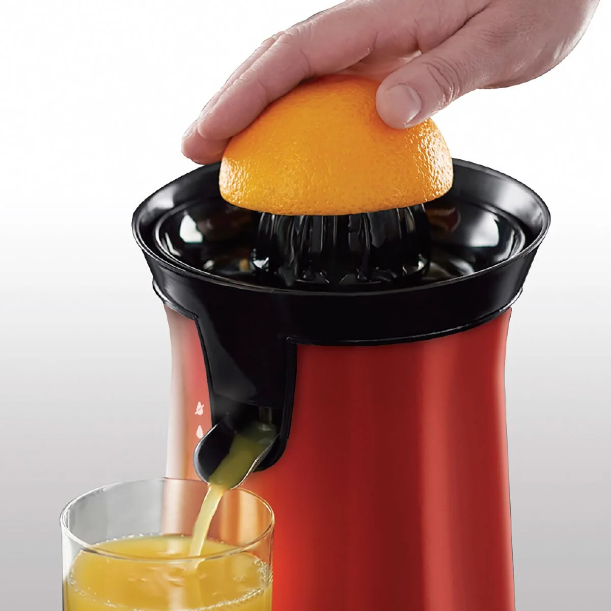 Цитрусовый пресс Russell Hobbs Colours Plus, мощность 600 Вт, 2 насадки в комплекте, пластиковый корпус, красного цвета