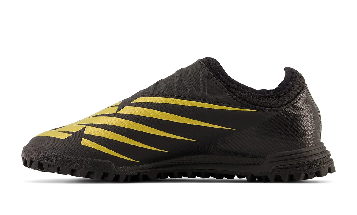 Сороконіжки New Balance синтетичні 40 чорні для футболу