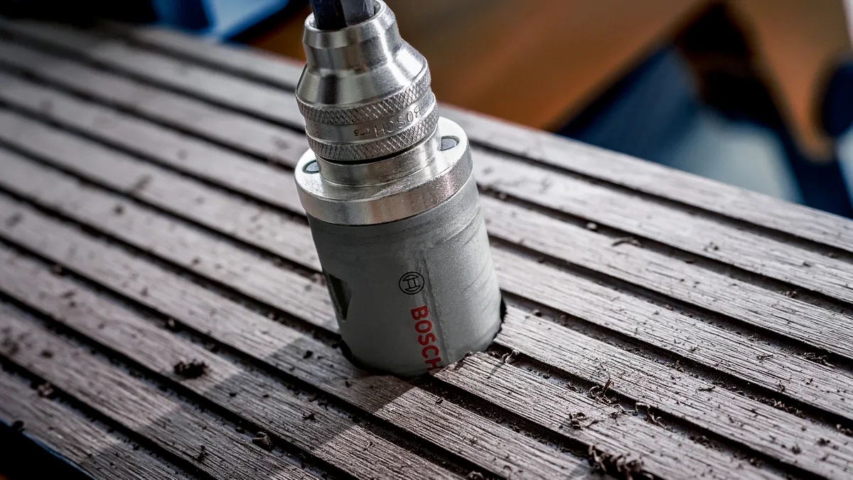 Коронка Bosch Professional для багатоматеріальних робіт 108 мм з різьбленням.