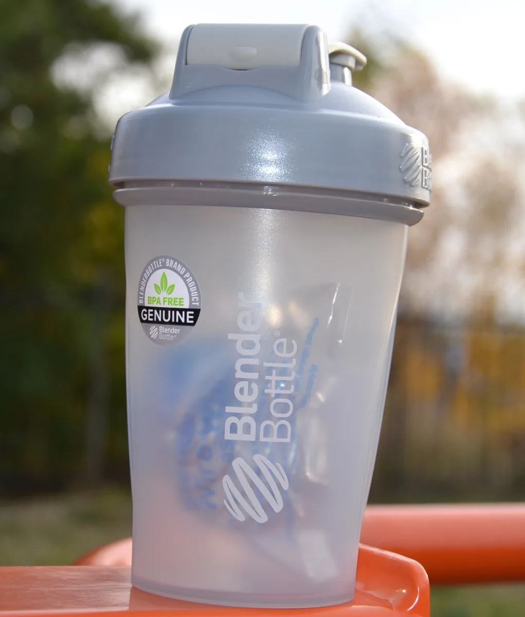 Шейкер спортивний BlenderBottle Tritan 590 мл Сірий