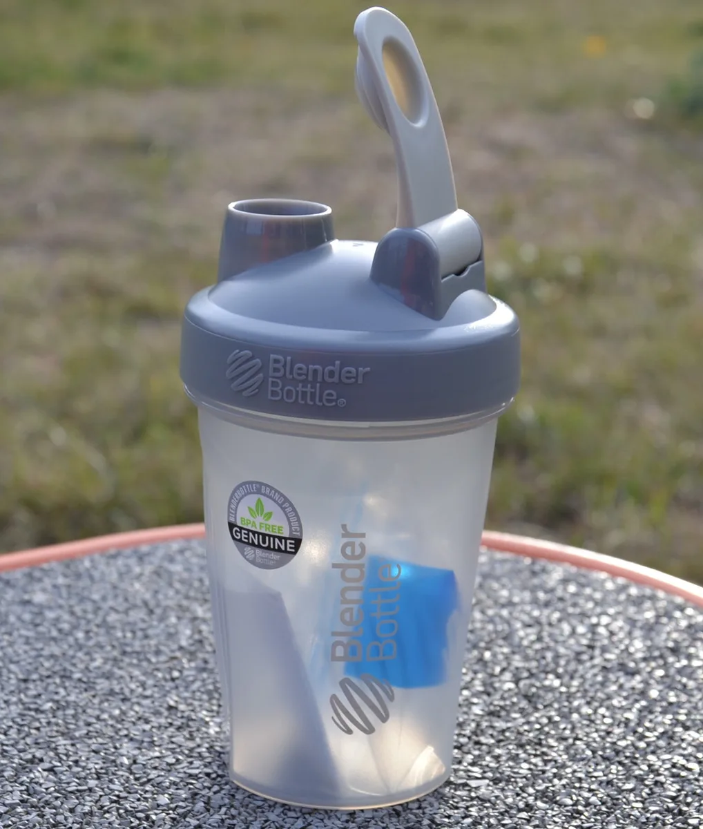 Шейкер спортивний BlenderBottle Tritan 590 мл Сірий