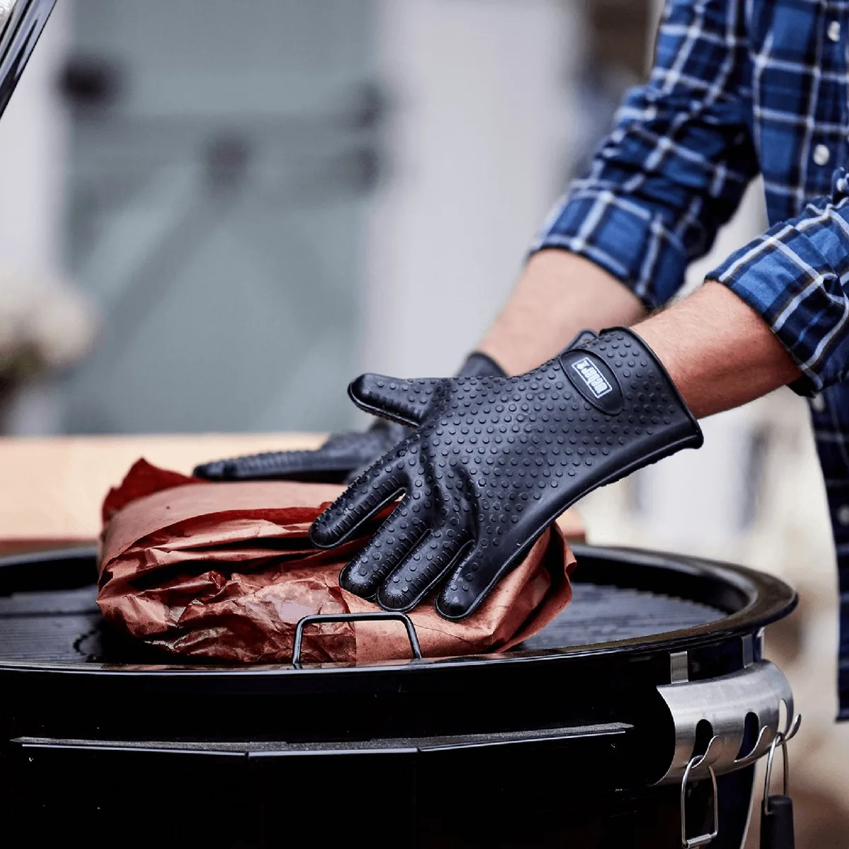Силіконові рукавиці Weber 27,5х19,5 см червоні жаростійкі