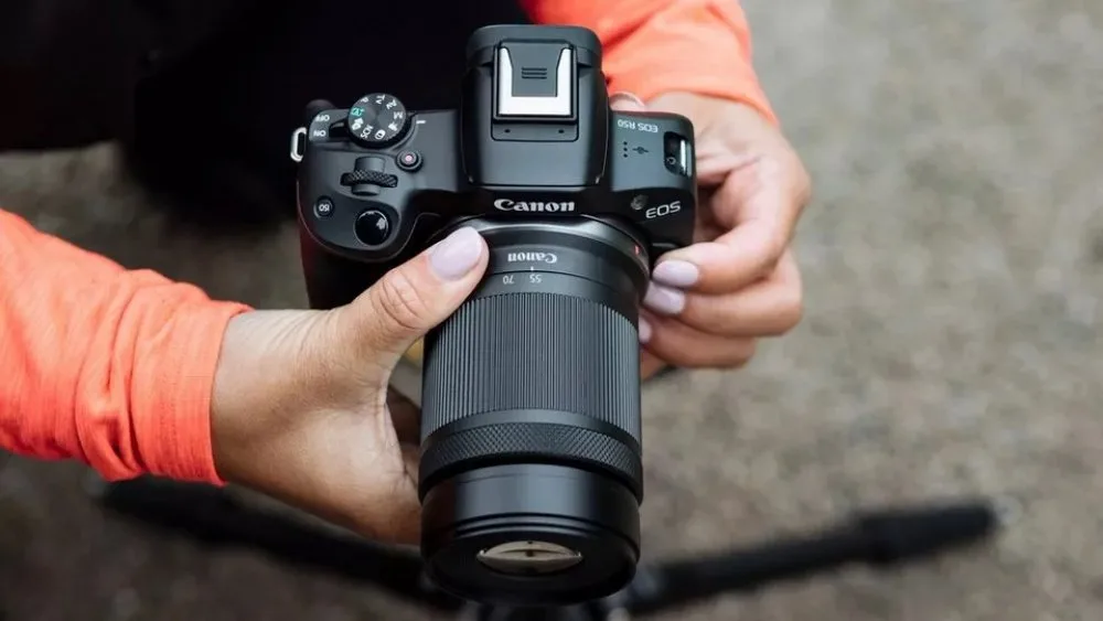 Объектив Canon RF-S 55-210mm f/5.0-7.1 IS STM