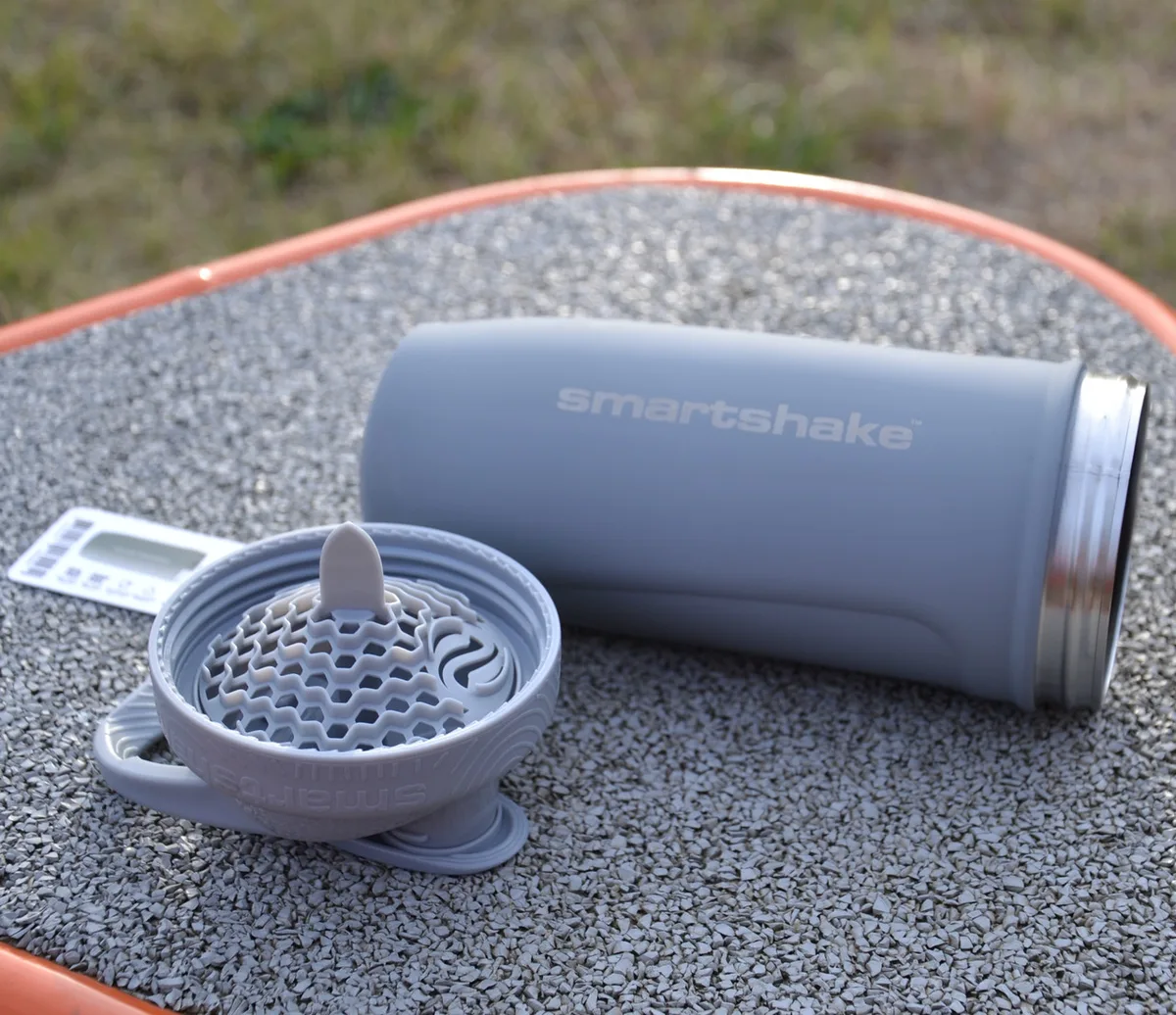 Шейкер спортивний SmartShake нержавіюча сталь 900 мл сірий