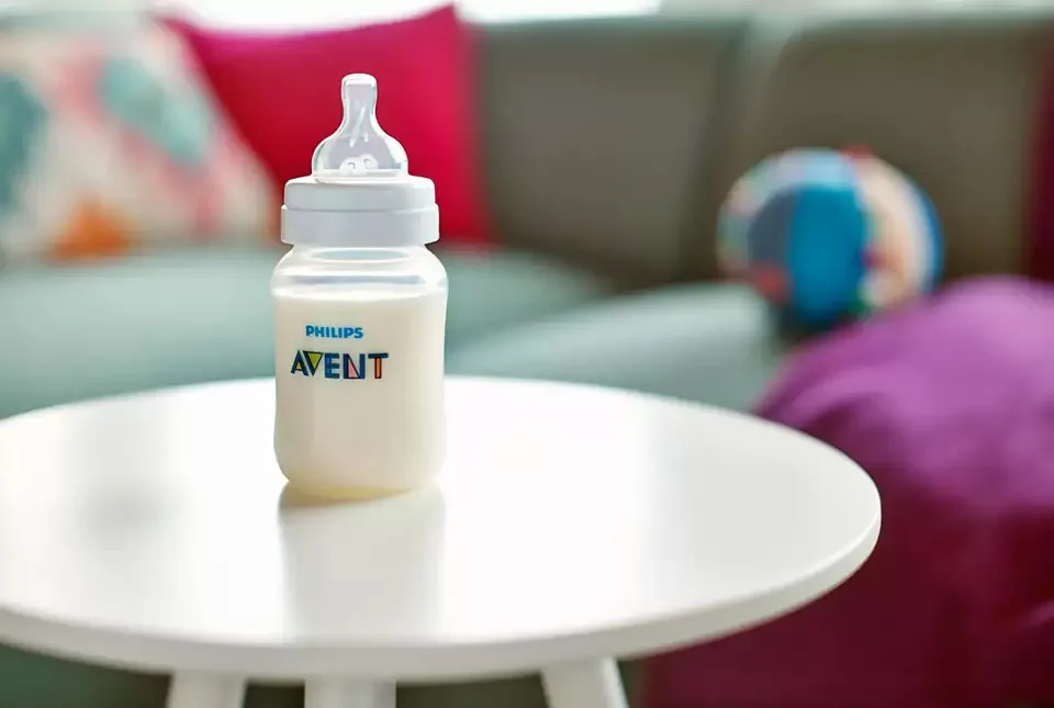 Соска Avent Anti-Colic 3міс+, силіконова, середній потік, 2шт