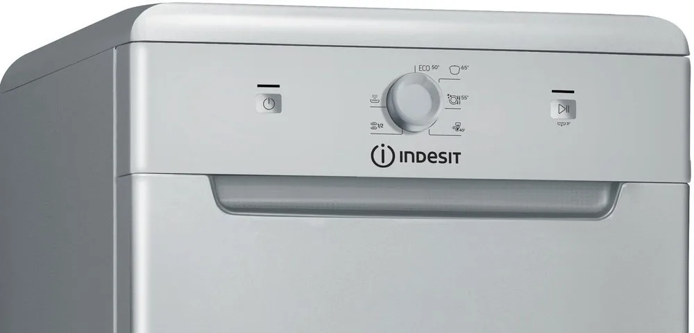 Посудомийна машина Indesit, на 10 комплектів, клас енергоефективності A+, ширина 45 см, сріблястого кольору.