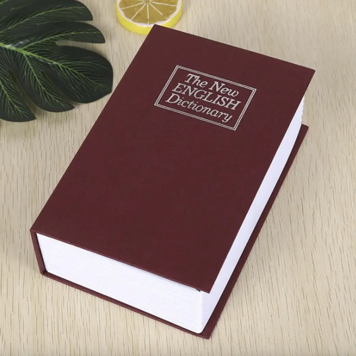 Книга сейф картонна 18х13х4 см червона з кодовим замком