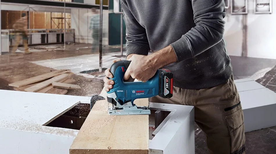Лобзик аккумуляторный Bosch 18В 3500об/мин для дерева и металла 2.4 кг
