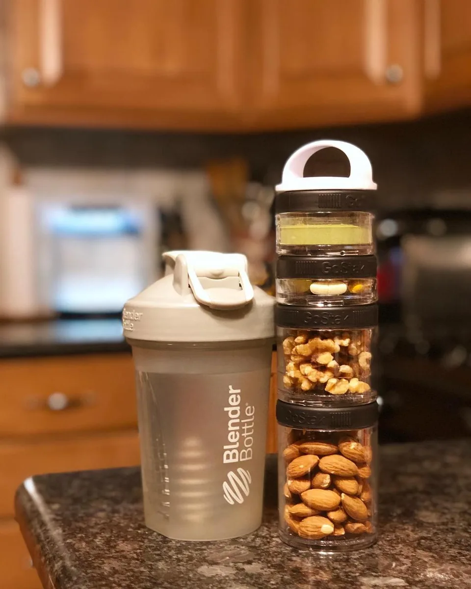 Шейкер спортивний BlenderBottle Tritan 590 мл Сірий