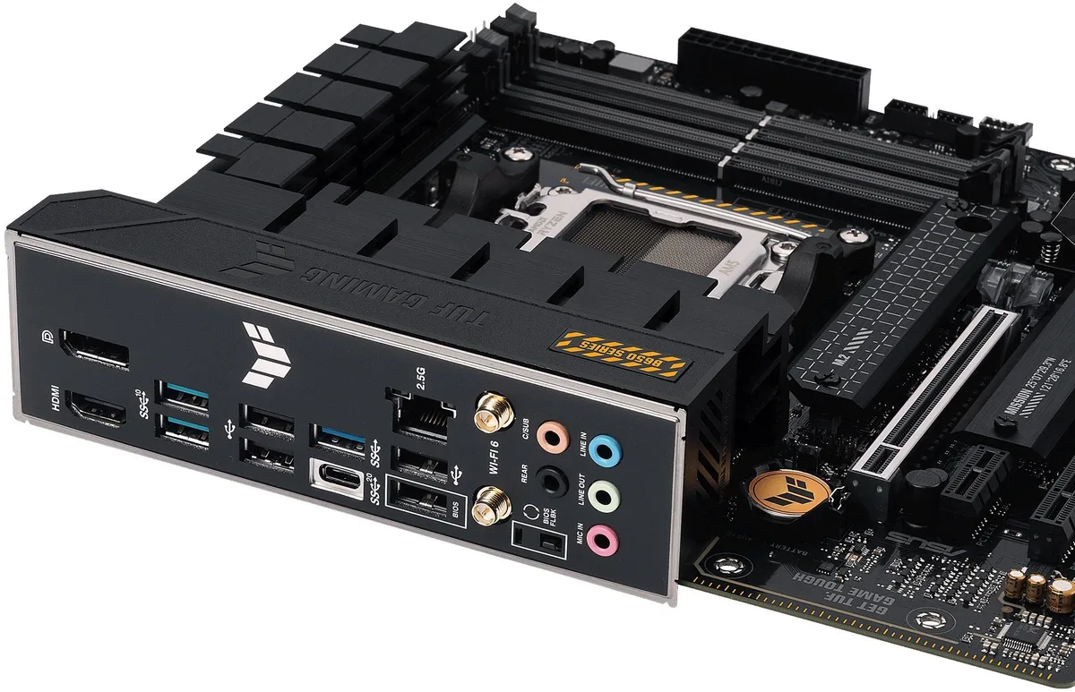 Материнcька плата ASUS TUF GAMING B650M-PLUS WIFI sAM5 B650 4xDDR5 M.2 HDMI DP Wi-Fi BT mATX