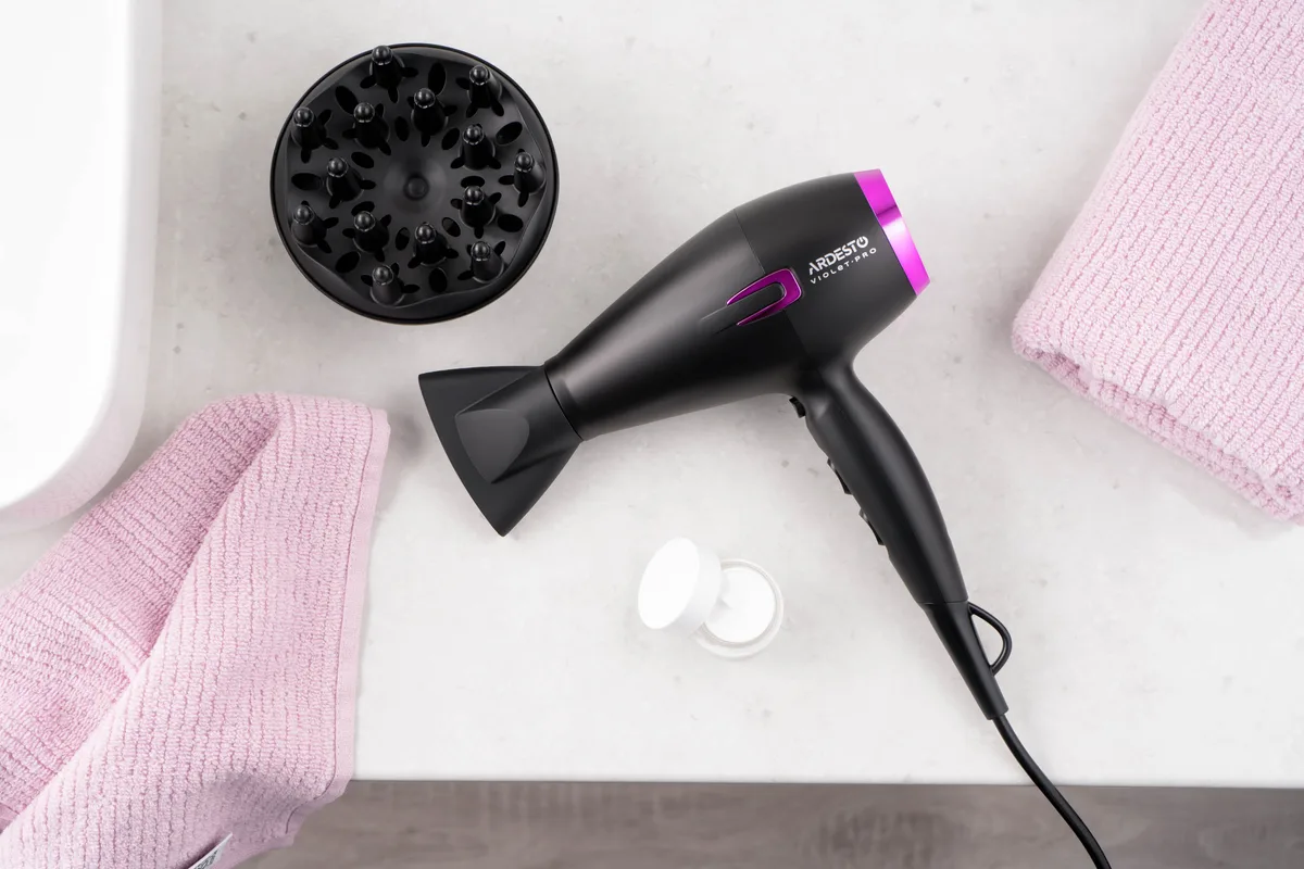 Фен ARDESTO Violet PRO HD-Y221PRO, потужність 1750-2100Вт, 2 швидкості, 3 температурні режими, дифузор, чорний.