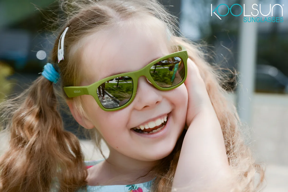 Детские солнцезащитные очки Koolsun Wave, 3-10 лет, хаки.