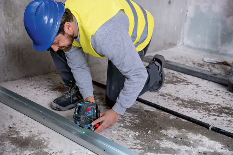 Нивелир лазерный Bosch Professional до 15м зеленый луч для строительства с держателем и чехлом
