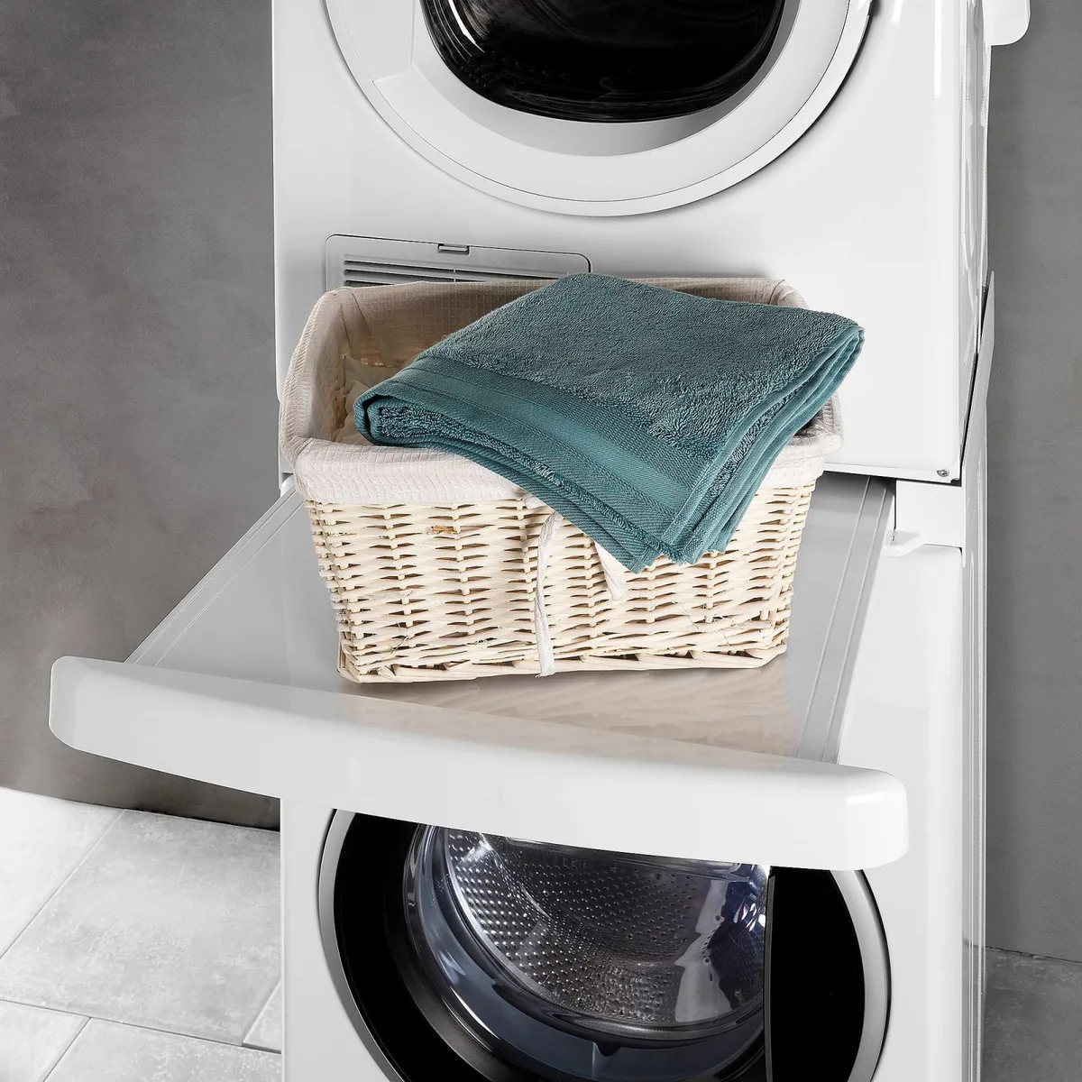 Комплект кріплення Whirlpool для з'єднання пральної та сушильної машин, 45-60 см, білий.