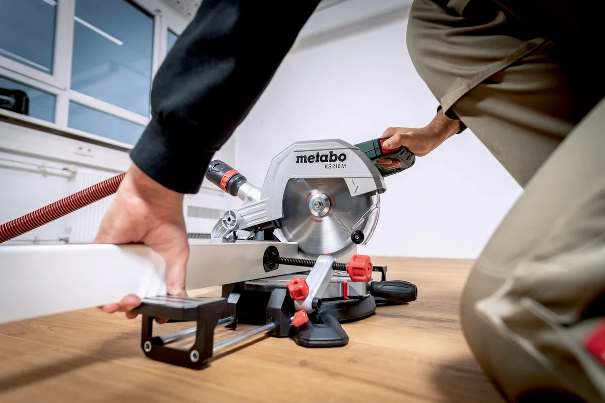 Пила торцювальна Metabo електрична 1100 Вт диск 216 мм 8,7 кг