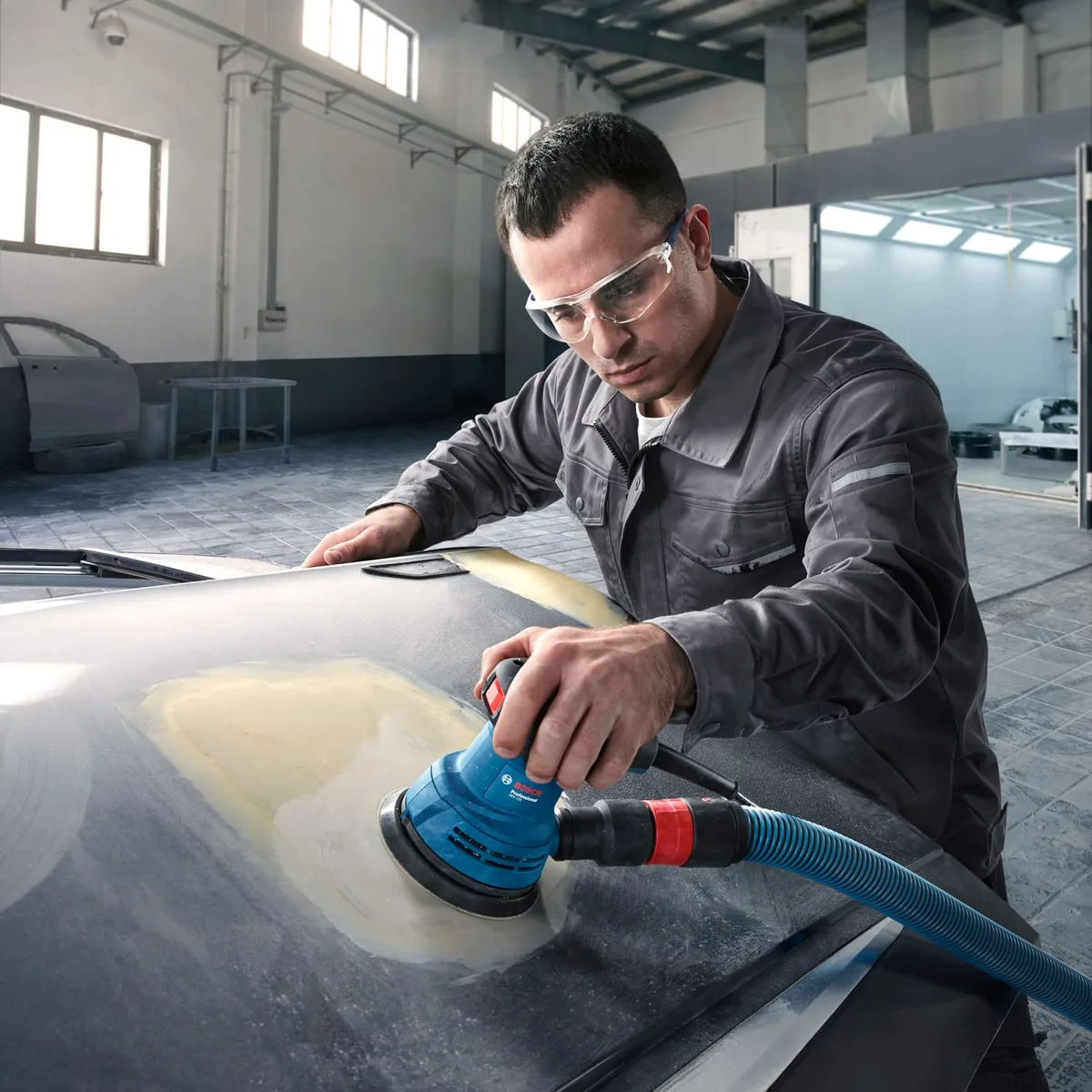 Ексцентрикова шліфувальна машина Bosch Professional GEX 125, 250 Вт, 125 мм, 7500-12000 об/хв, вага 1.4 кг.