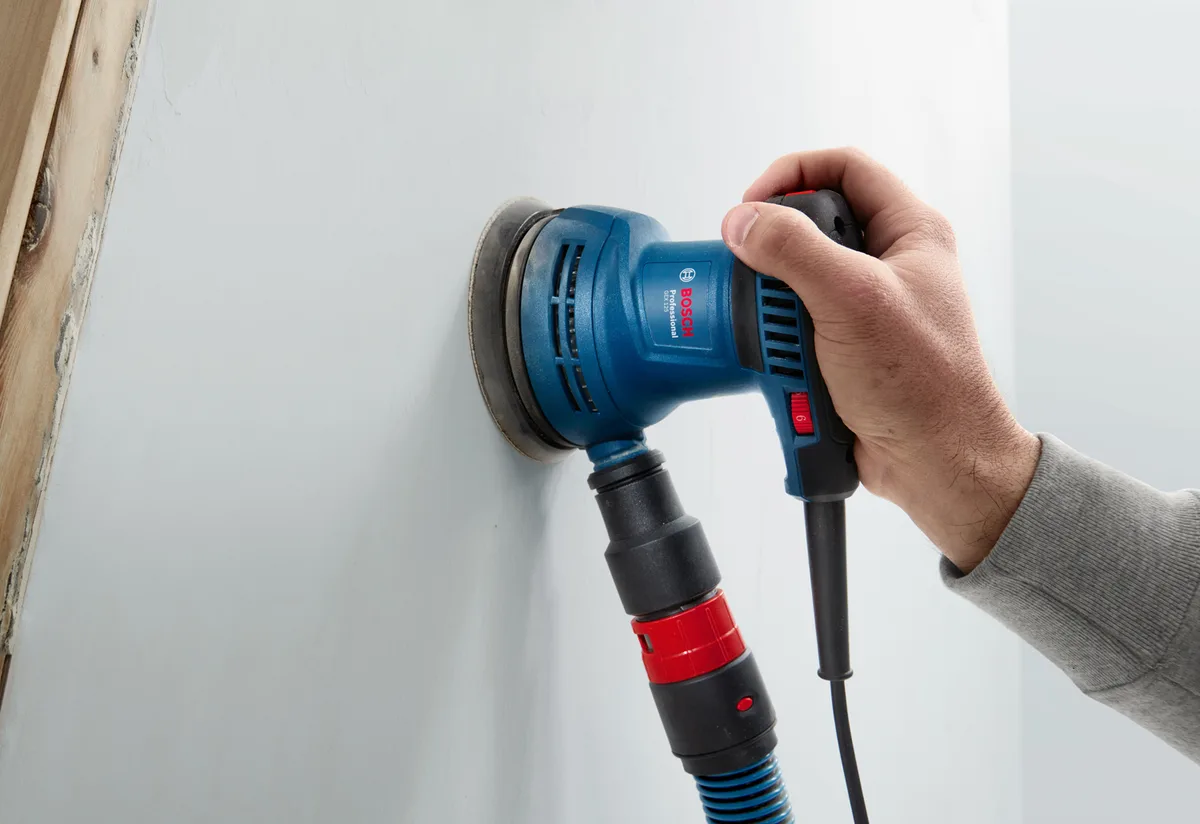Ексцентрикова шліфувальна машина Bosch Professional GEX 125, 250 Вт, 125 мм, 7500-12000 об/хв, вага 1.4 кг.