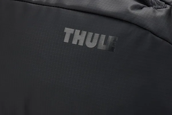 Сумка через плече Thule 5л перероблений поліестер чорна