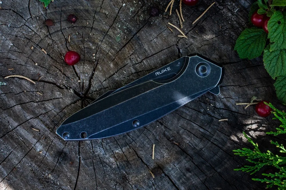 Ніж складаний Ruike 93 мм чорний 14C28N
