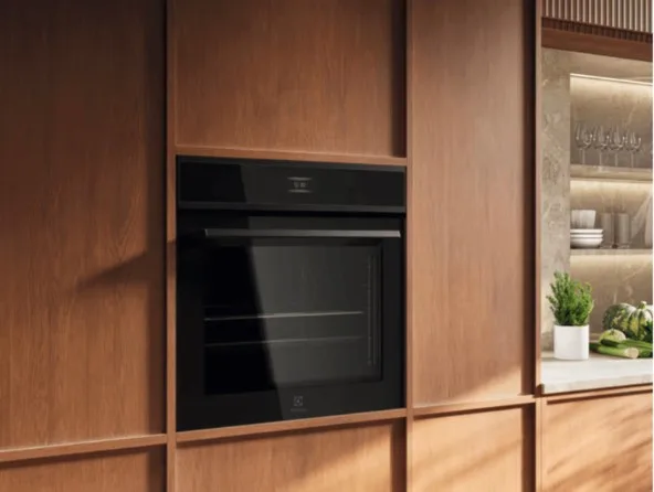 Електрична духова шафа Electrolux, 72 л, клас енергоефективності A+, з дисплеєм, конвекційним приготуванням, піролізом та телескоп