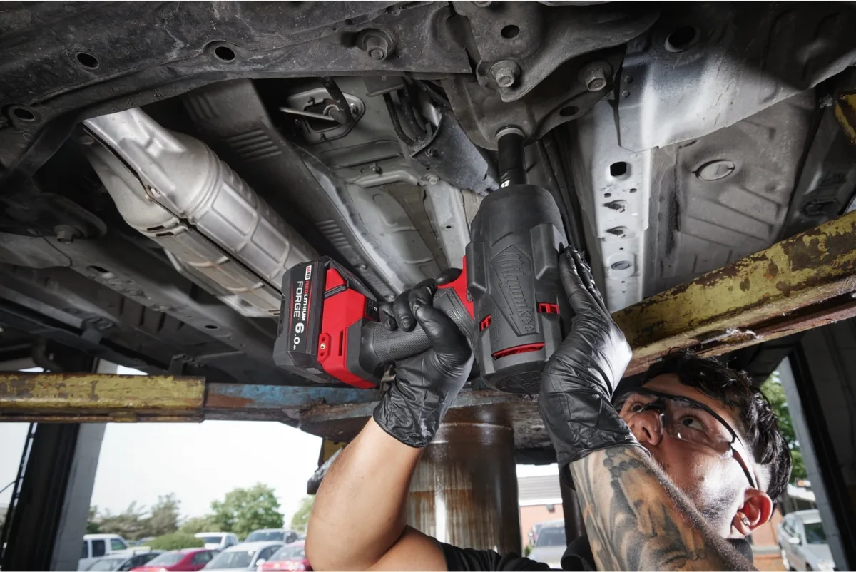 Акумуляторний ударний гайковерт Milwaukee M18 FHIW2F12-0X 18В 1491Нм 0-2000об/хв 1/2quot; у кейсі, вага 3.4кг, без батареї та заря