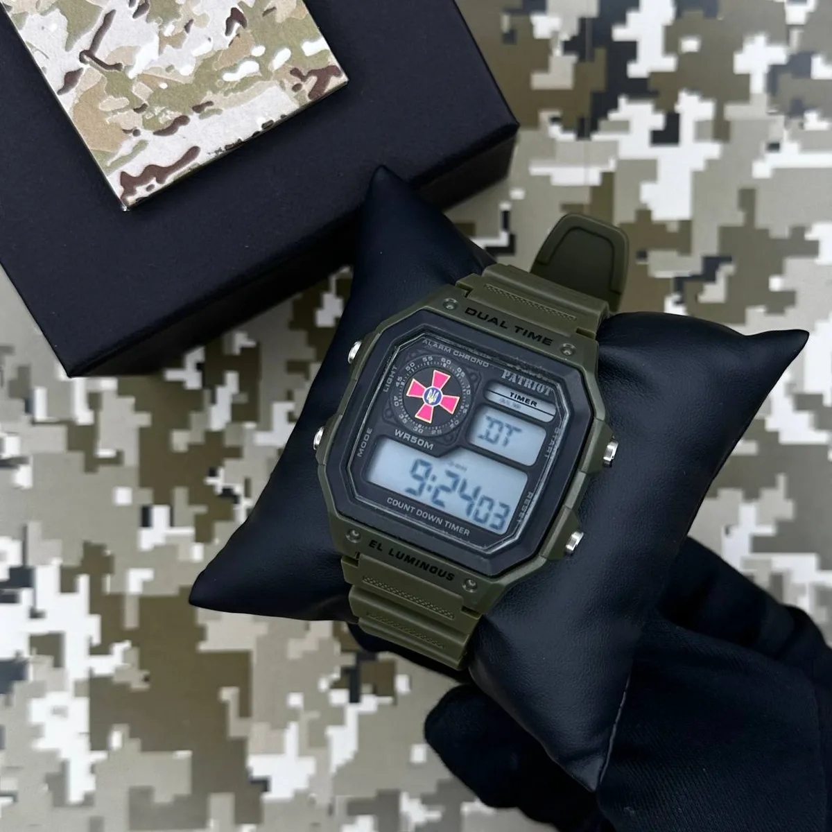 Наручные часы Patriot полимер 45х43 мм болотные