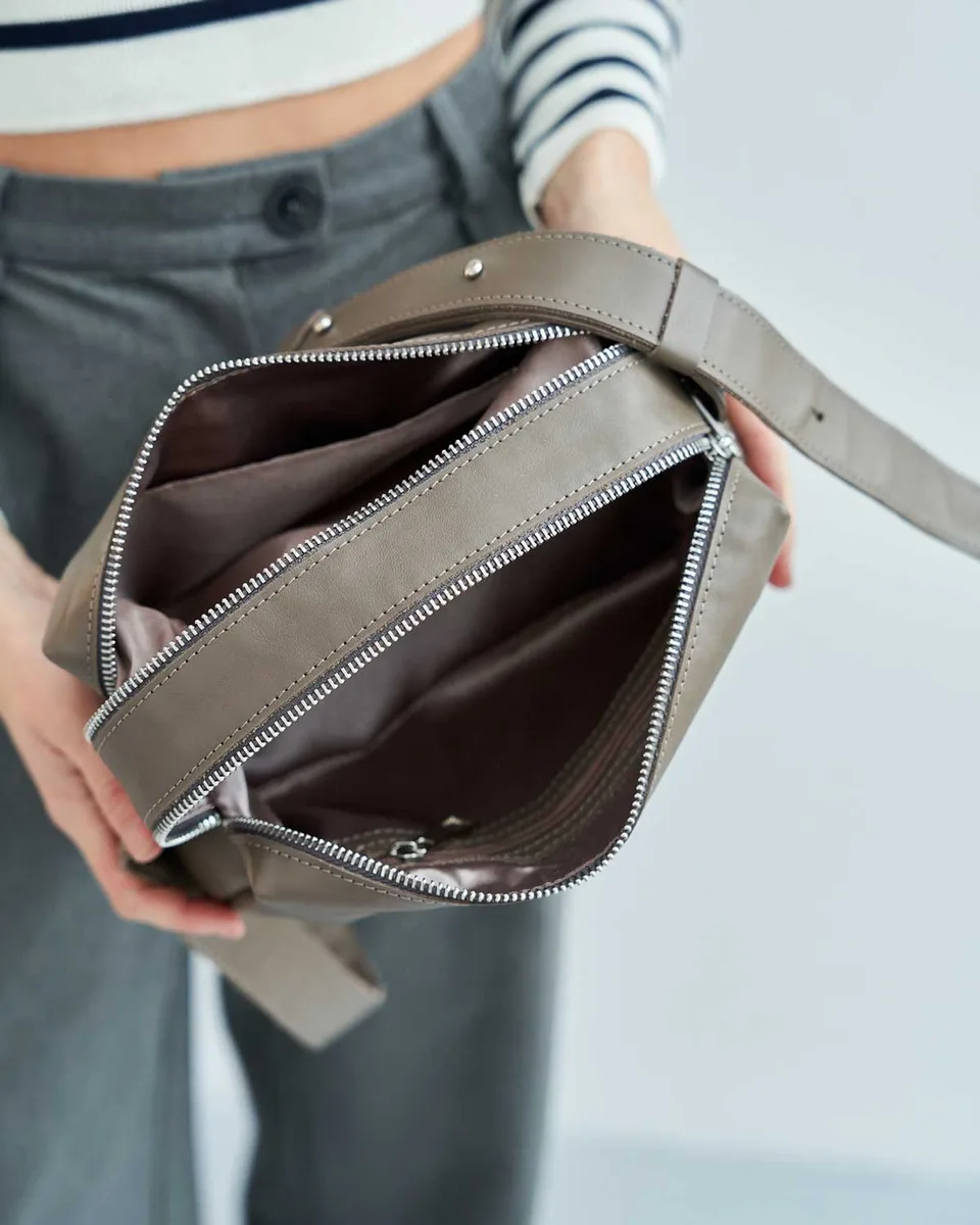 Кожаная женская сумка 25x10x13 см натуральная кожа кофейная два отделения