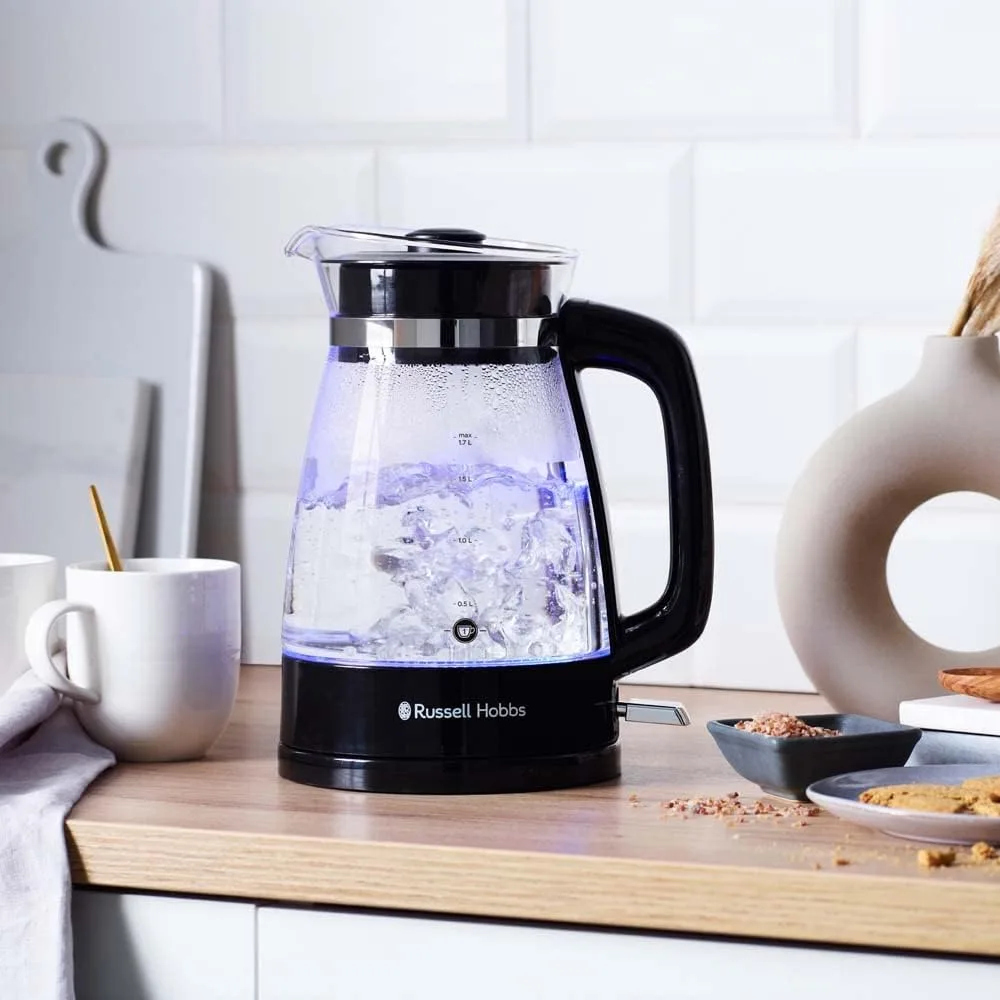 Електричний чайник Russell Hobbs Hourglass 1.7 л, скляний, з підсвічуванням, чорний з сріблястими елементами.