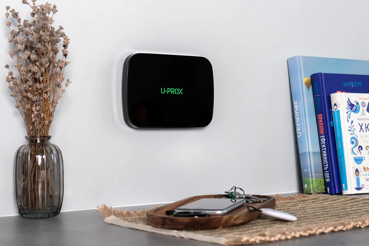 Интеллектуальная централь U-Prox MPX L Black, wi-fi, 2 LTE, фотоверификация, беспроводная, черный.