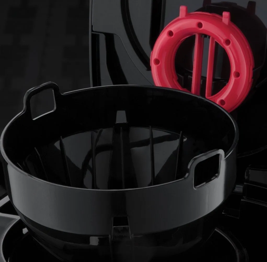 Кавоварка Russell Hobbs крапельного типу Adventure, об'ємом 1 л, для меленої кави, в чорному та сріблястому кольорах.