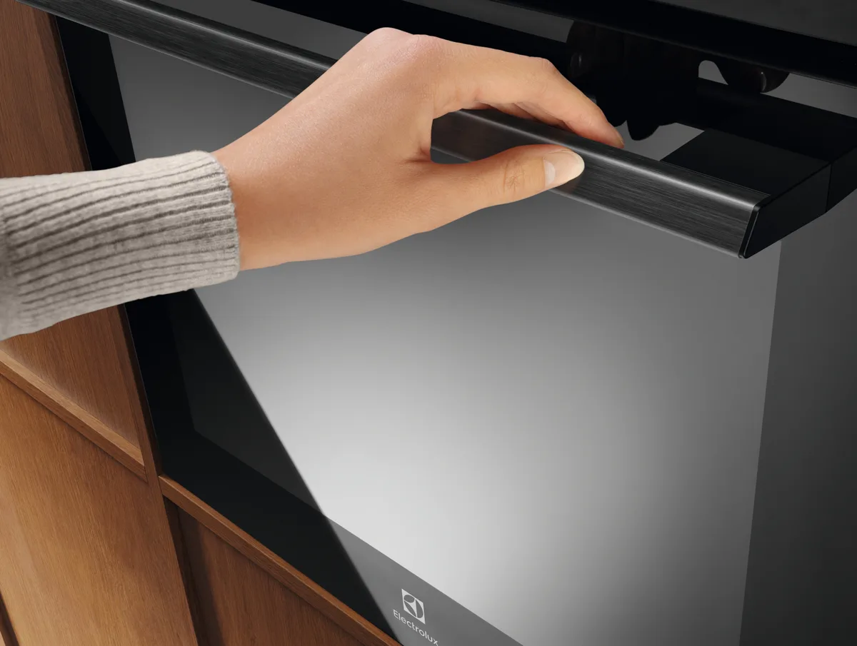 Духова шафа Electrolux електрична 72л A++ конвекція піроліз для приготування їжі духовка з грилем