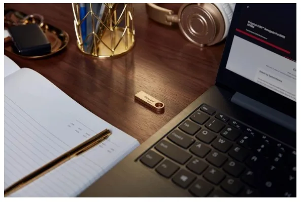 Флешка Kingston 64 ГБ метал USB 3.2 Gold