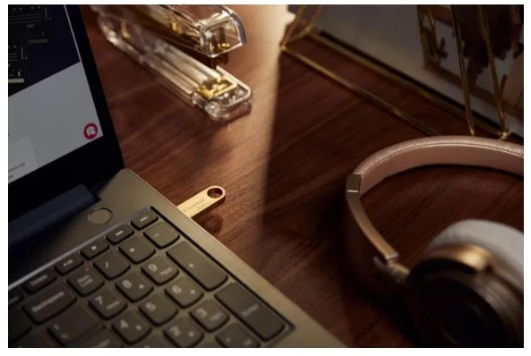 Флешка Kingston 64 ГБ метал USB 3.2 Gold