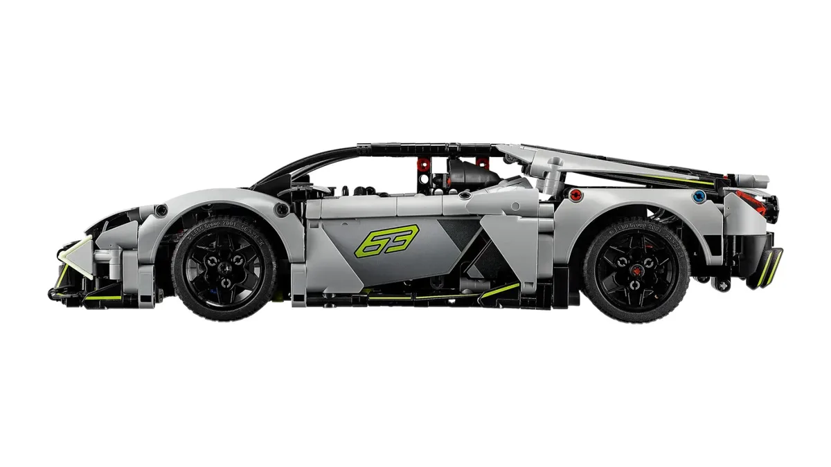 Конструктор LEGO Technic Суперкар 10+ для хлопчиків і дівчаток пластиковий зелений