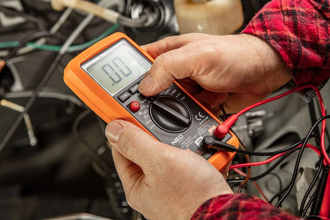 Цифровий мультиметр Neo Tools 0-300В з РК-дисплеєм для вимірювання напруги струму опору тестер