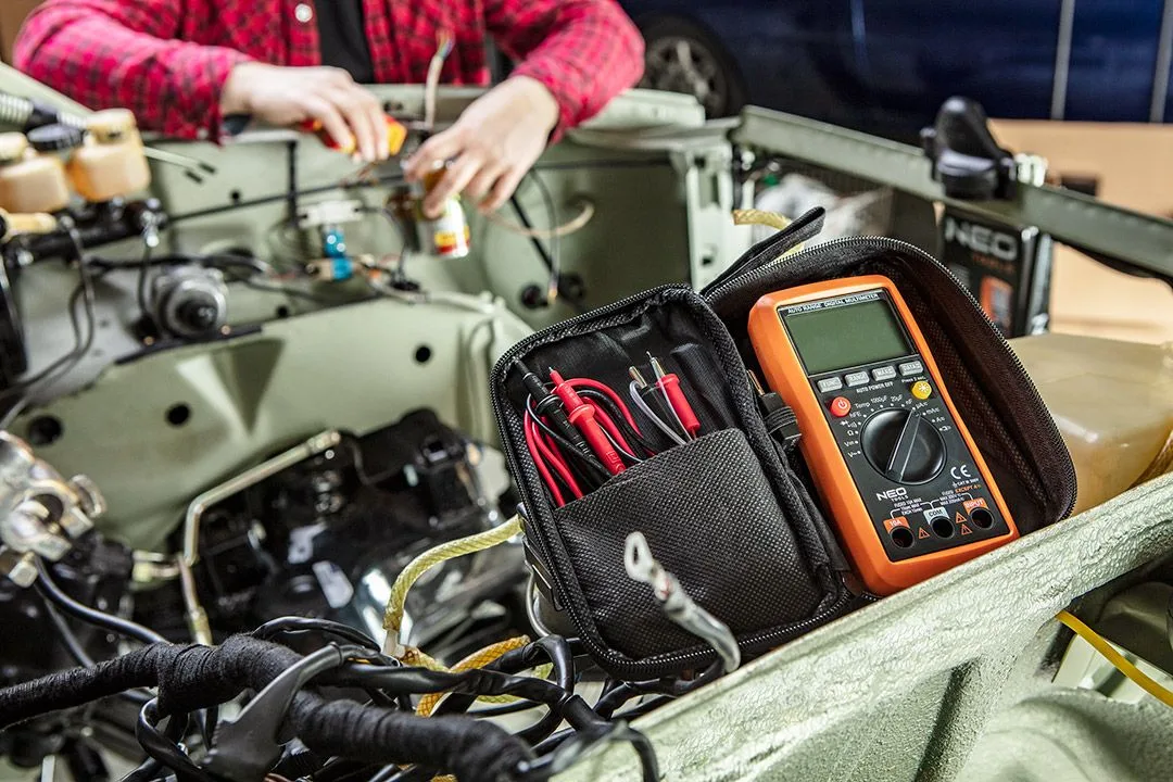 Цифровий мультиметр Neo Tools 0-300В з РК-дисплеєм для вимірювання напруги струму опору тестер