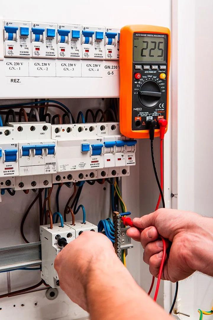 Цифровий мультиметр Neo Tools 0-300В з РК-дисплеєм для вимірювання напруги струму опору тестер