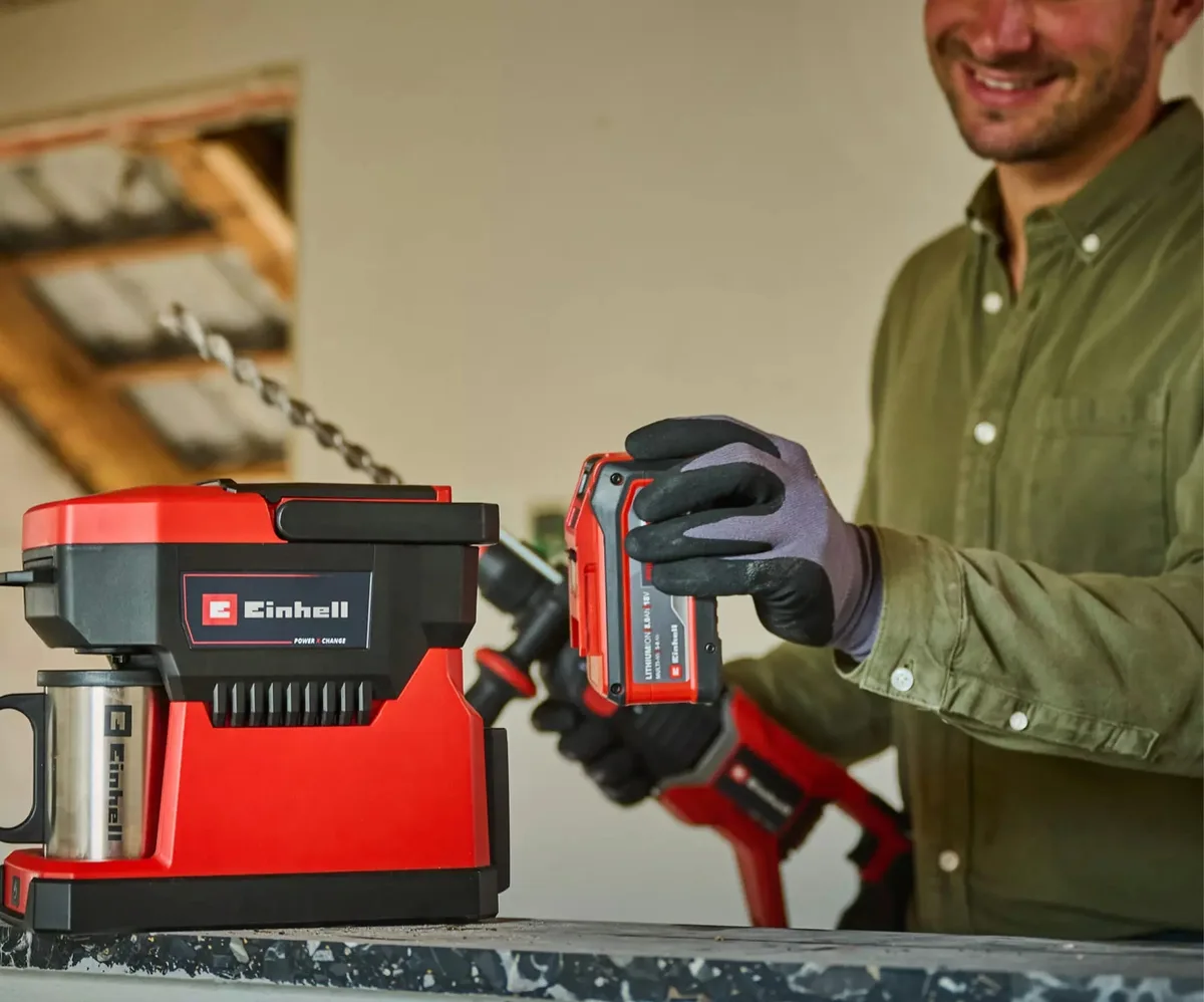 Акумуляторна кавомашина Einhell TE-CF 18 Li - Solo, 18В, об'єм 240 мл, температура 80°С, вага 1.2 кг, без батареї та зарядного при