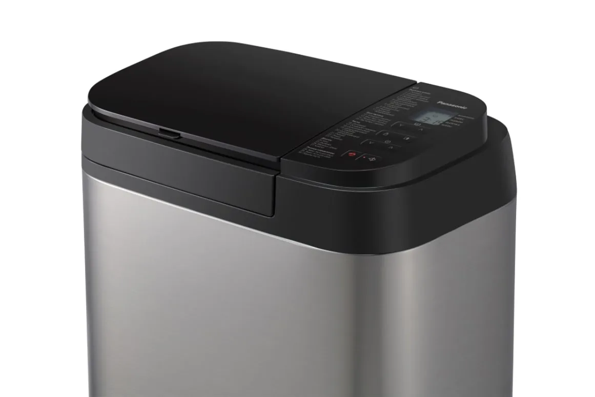 Хлібопіч Panasonic 550Вт, 30 програм, максимальна вага 1.25кг, прямокутна форма, металевий корпус, чорний колір.