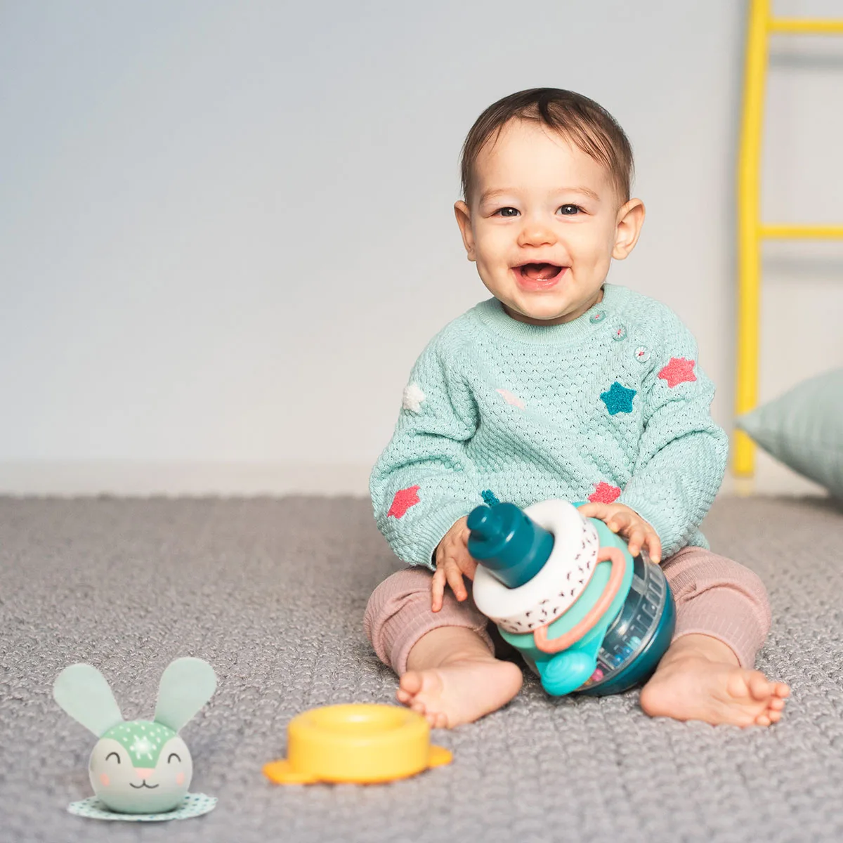 Развивающая пирамидка Taf Toys полимерная 13х25х14 6 см цветные кольца