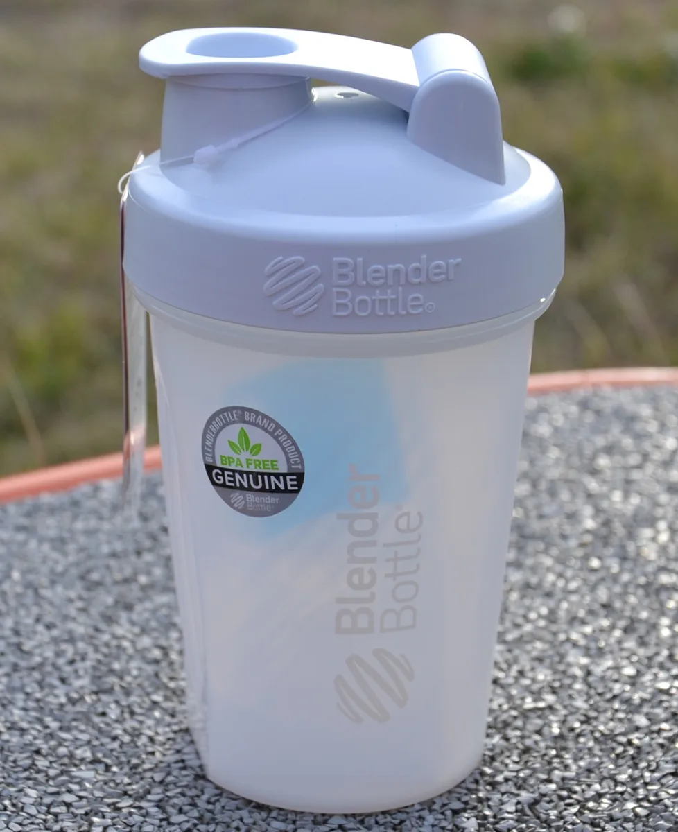 Шейкер спортивний BlenderBottle Tritan 590 мл Білий