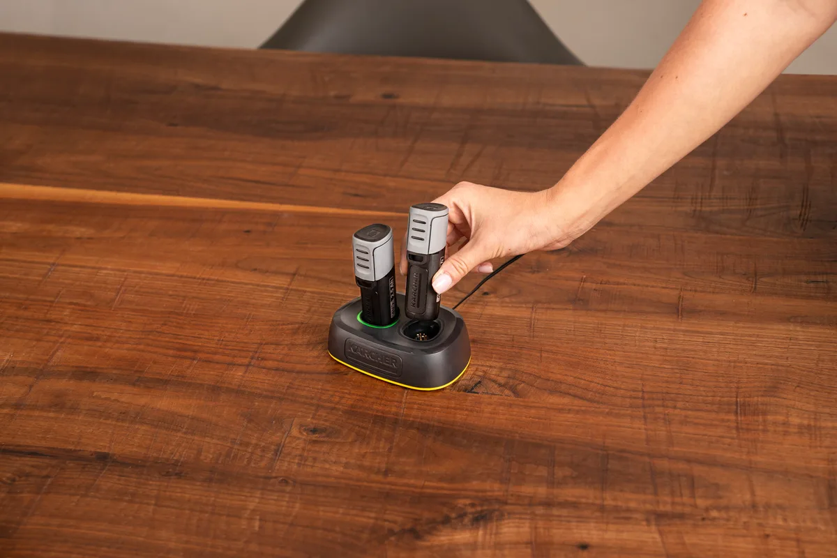 Швидкозарядний пристрій Karcher Battery Power Duo 4 В для акумуляторів 2x2,5 А зарядний пристрій для бездротових інструментів