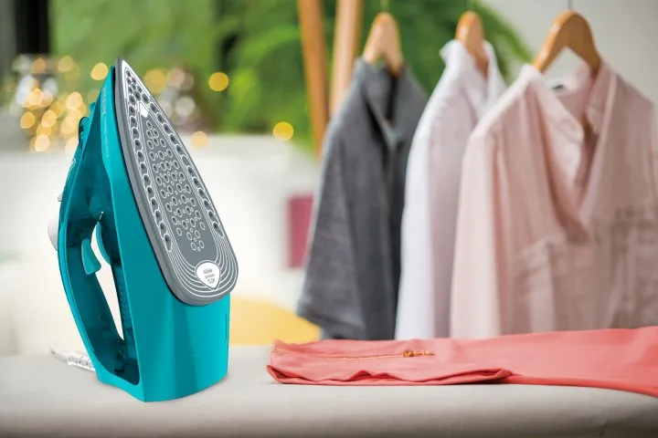 Праска з подачею пари Tefal Керамічна 2500 Вт Бірюзова 15х30х13 см